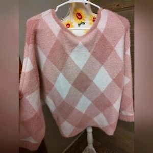 NEW 89th + Madison brand Size Large fuzzy super soft pink and white sweater